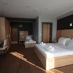 Tasliman 亚洛瓦