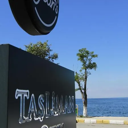 Tasliman Bed & Breakfast 3*