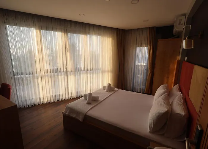 Oda ve Kahvaltı Taşliman 3*