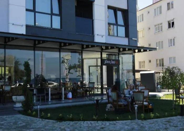 Oda ve Kahvaltı Taşliman 3*